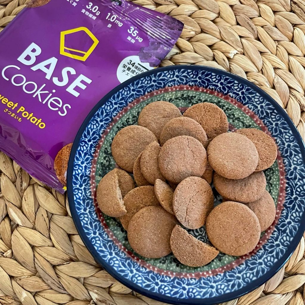 BASE FOOD（ベースフード）の完全栄養食のBase Cookies（ベースクッキー）をお試し！味はまずい？栄養成分は？カロリーは？値段は？１４