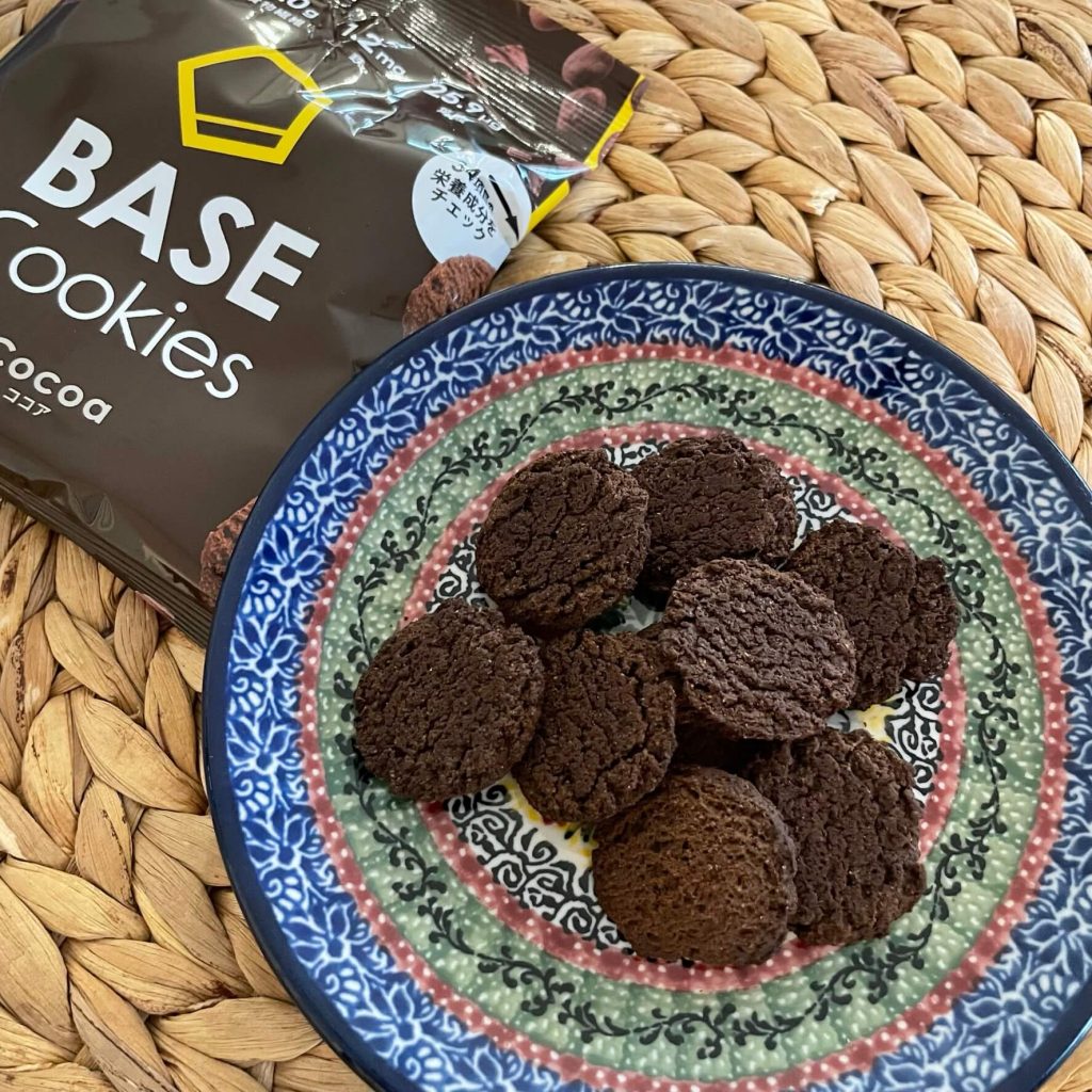 BASE FOOD（ベースフード）の完全栄養食のBase Cookies（ベースクッキー）をお試し！味はまずい？栄養成分は？カロリーは？値段は？１６